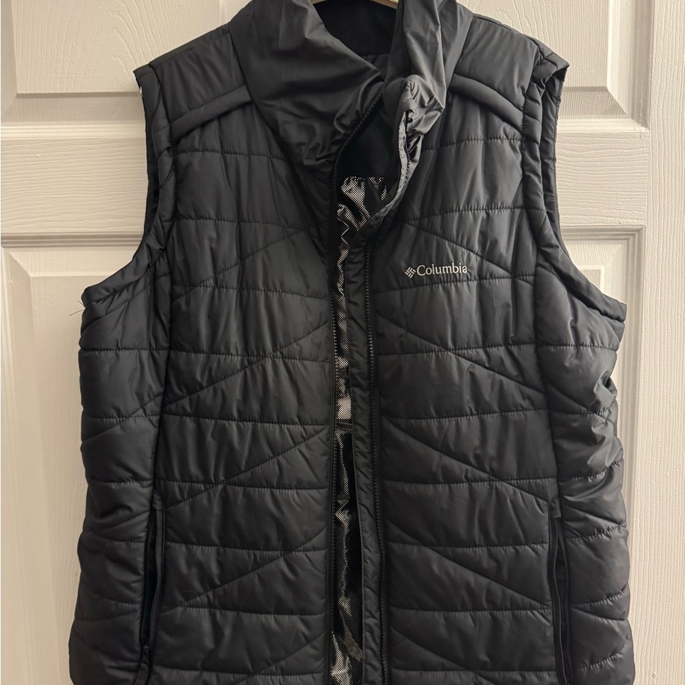 Woman’s Columbia Omni-Heat XXL Vest - dark blue